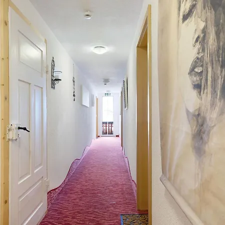 Gaestehaus Krone 게스트하우스 3*