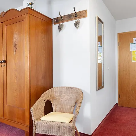 Gasthuis Gaestehaus Krone St. Georgen im Schwarzwald