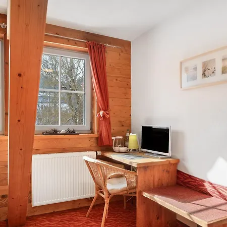 Gasthuis Gaestehaus Krone St. Georgen im Schwarzwald